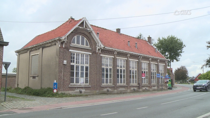 Discussie over verkoop voormalige gemeenteschool Nederzwalm
