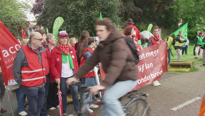 2150 leerkrachten stappen mee in betoging door Gent
